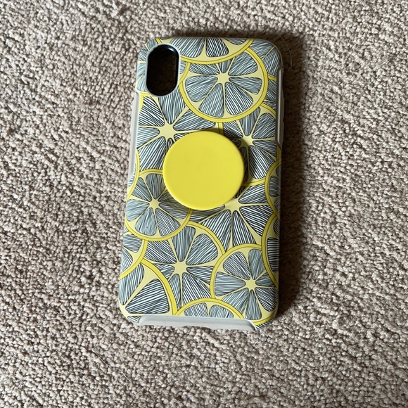 Otterbox with a built in Pop-socket IPhoneX - Picture 1 of 9